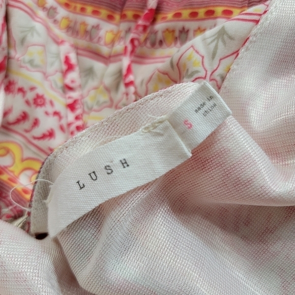 ✨️CL Lush Pink Multicolor Sleeveless Lightweight Romper Size S - Picture 9 of 15